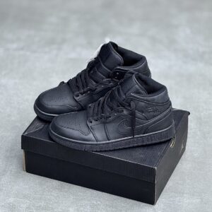 کفش نایک ایر جردن وان ساقدار تمام مشکی Nike Air Jordan 1 High Triple Black کفش نایک ایر جردن وان ساقدار تمام مشکی Nike Air Jordan 1 High Triple Black