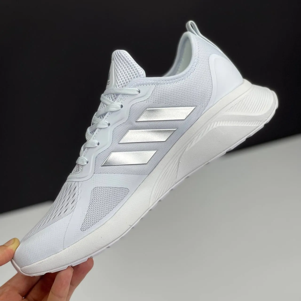 آدیداس کلودفوم سفید نقرهای Adidas Cloudfoam White Silver آدیداس کلودفوم سفید نقرهای Adidas Cloudfoam White Silver - تصویر 2