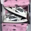 کفش نایک ایر جردن وان لو تراویس اسکات بالنسیاگا Nike Air Jordan 1 Low Travis Scott Balenciaga کفش نایک ایر جردن وان لو تراویس اسکات بالنسیاگا Nike Air Jordan 1 Low Travis Scott Balenciaga - تصویر 2