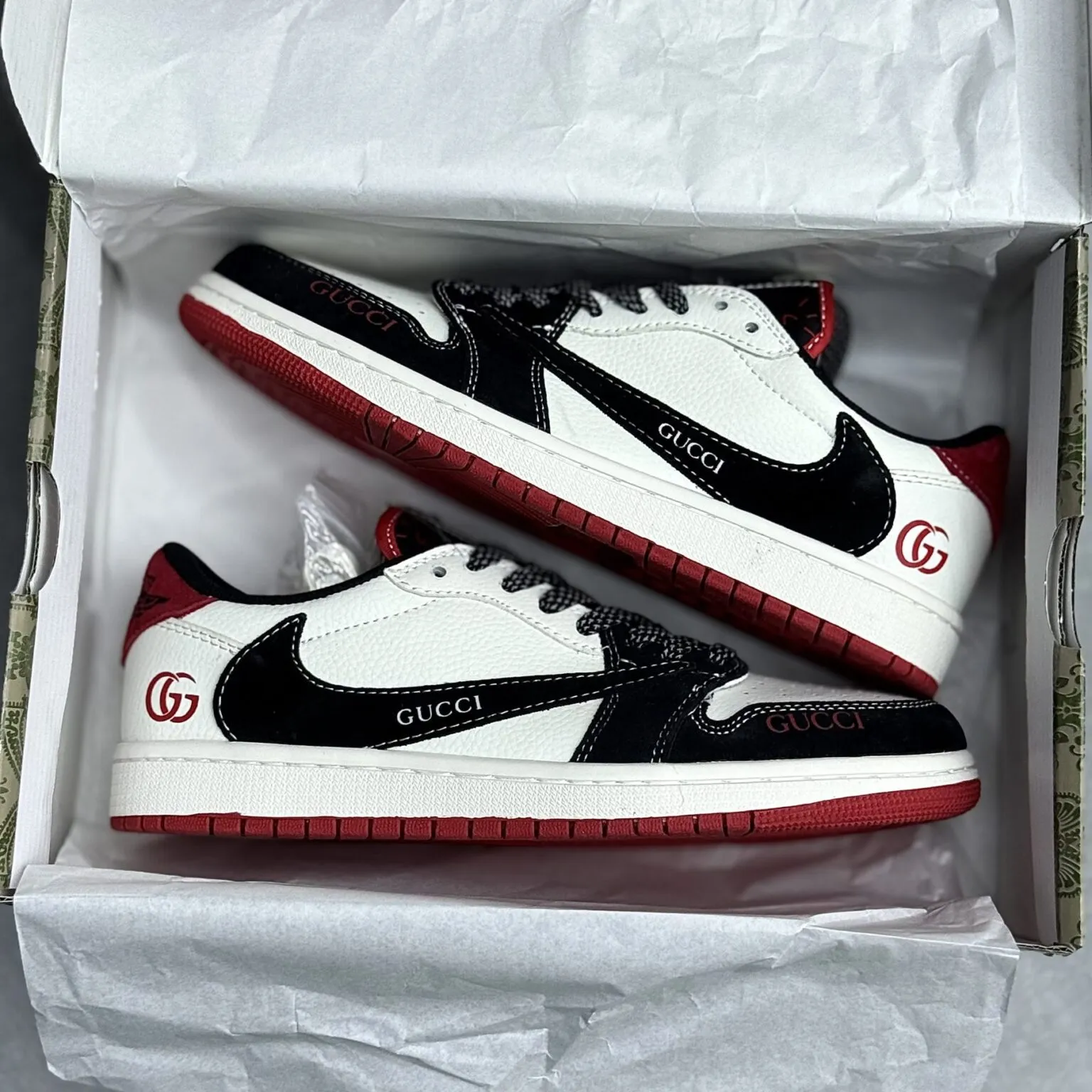 کفش نایک ایر جردن وان لو تراویس اسکات گوچی Nike Air Jordan 1 Low Travis Scott Gucci - تصویر 2