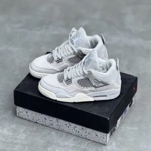 کفش نایک ایر جردن 4 رترو طوسی نقره ای Nike Air Jordan 4 Retro Grey Silver کفش نایک ایر جردن 4 رترو طوسی نقره ای Nike Air Jordan 4 Retro Grey Silver