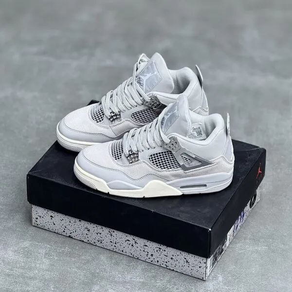 کفش نایک ایر جردن 4 رترو طوسی نقره ای Nike Air Jordan 4 Retro Grey Silver کفش نایک ایر جردن 4 رترو طوسی نقره ای Nike Air Jordan 4 Retro Grey Silver