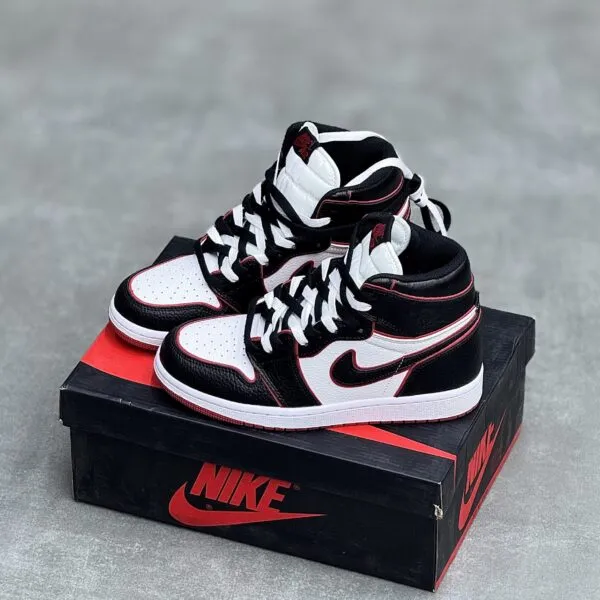 کفش نایک ایر جردن وان ساقدار رترو سفید مشکی قرمز Nike Air Jordan 1 High Retro White Black Red کفش نایک ایر جردن وان ساقدار رترو سفید مشکی قرمز Nike Air Jordan 1 High Retro White Black Red