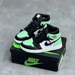 کفش نایک ایر جردن وان ساقدار مشکی سبز Nike Air Jordan 1 High Black Green کفش نایک ایر جردن وان ساقدار مشکی سبز Nike Air Jordan 1 High Black Green