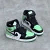 کفش نایک ایر جردن وان ساقدار مشکی سبز Nike Air Jordan 1 High Black Green کفش نایک ایر جردن وان ساقدار مشکی سبز Nike Air Jordan 1 High Black Green - تصویر 3