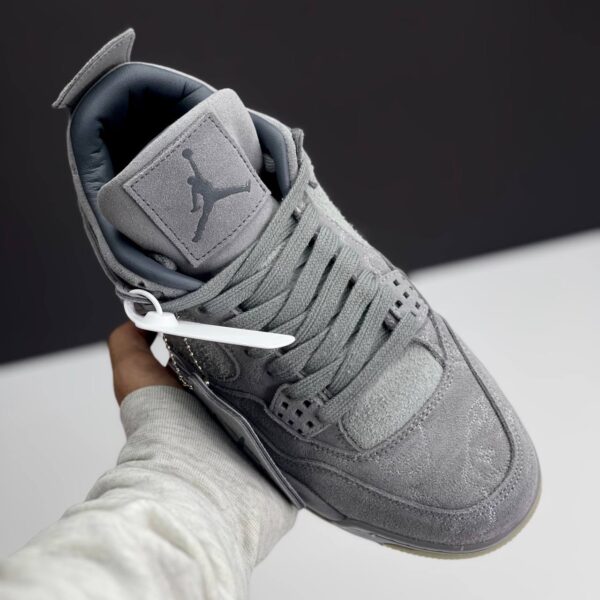 کفش نایک ایر جردن فور کاز مستر کوالیتی طوسی روشن | Nike Air Jordan 4 KAWS Light Grey