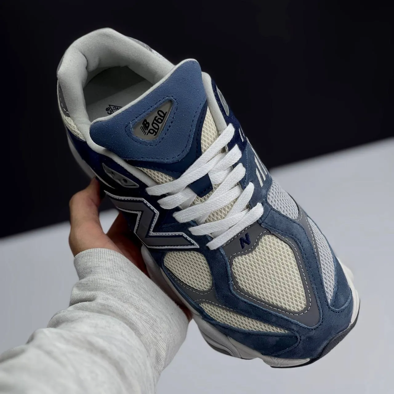 کتونی نیوبالانس ۹۰۶۰ سرمه‌ای New Balance 9060 Navy - تصویر 3