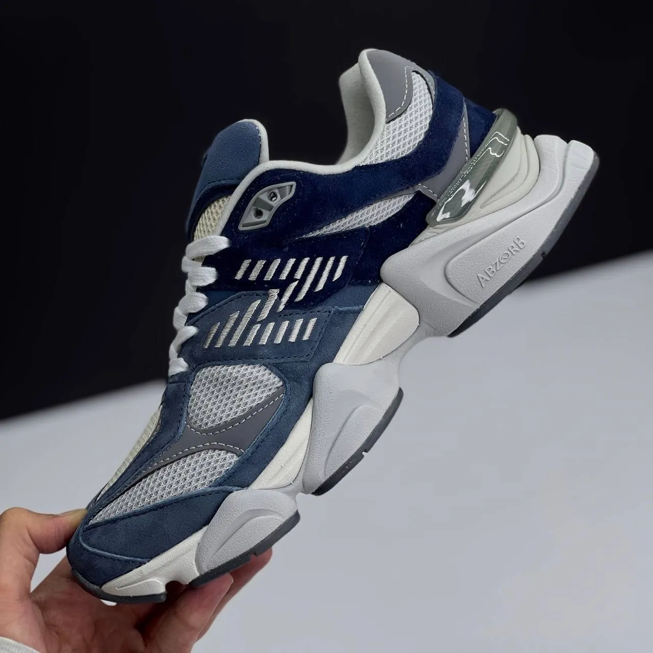 کتونی نیوبالانس ۹۰۶۰ سرمه‌ای New Balance 9060 Navy - تصویر 2