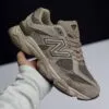 کتونی نیوبالانس ۹۰۶۰ نسکافهای New Balance 9060 Nescafe کتونی نیوبالانس ۹۰۶۰ نسکافهای New Balance 9060 Nescafe