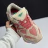 کتونی نیوبالانس ۹۰۶۰ صورتی New Balance 9060 Pink - تصویر 4
