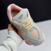 کتونی نیوبالانس ۹۰۶۰ طوسی صورتی New Balance 9060 Gray Pink کتونی نیوبالانس ۹۰۶۰ طوسی صورتی New Balance 9060 Gray Pink