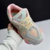 کتونی نیوبالانس ۹۰۶۰ طوسی صورتی New Balance 9060 Gray Pink - تصویر 4