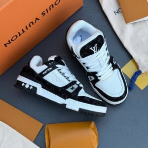 کفش لویی ویتون سوپر مستر مشکی سفید Louis Vuitton Super Master Black White کفش لویی ویتون سوپر مستر مشکی سفید Louis Vuitton Super Master Black White