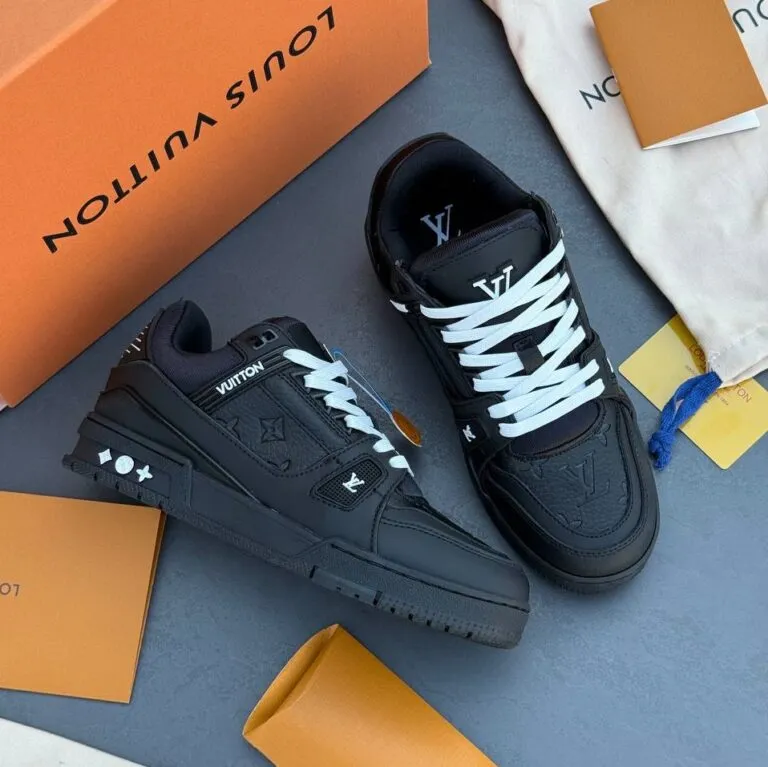 کفش لویی ویتون ترینر سوپر مستر تمام مشکی Louis Vuitton Trainer Super Master Triple Black کفش لویی ویتون ترینر سوپر مستر تمام مشکی Louis Vuitton Trainer Super Master Triple Black