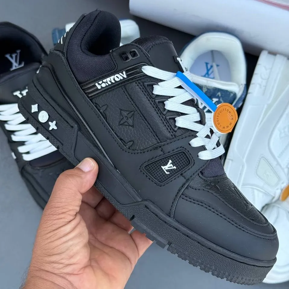 کفش لویی ویتون ترینر سوپر مستر تمام مشکی Louis Vuitton Trainer Super Master Triple Black کفش لویی ویتون ترینر سوپر مستر تمام مشکی Louis Vuitton Trainer Super Master Triple Black - تصویر 2