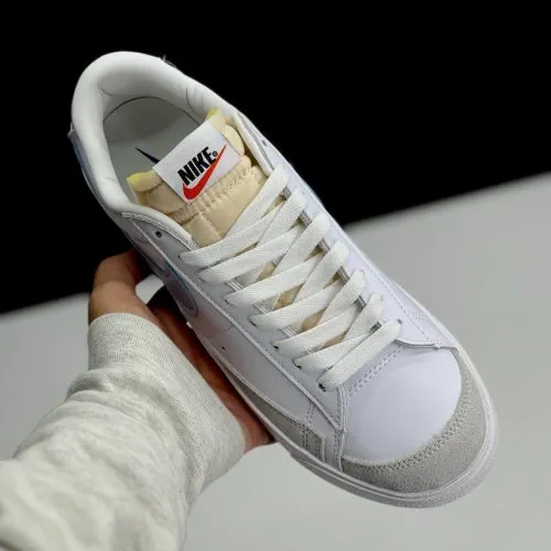 کفش نایک بلیزر لو سفید آبی Nike Blazer Low White Blue کفش نایک بلیزر لو سفید آبی Nike Blazer Low White Blue - تصویر 4