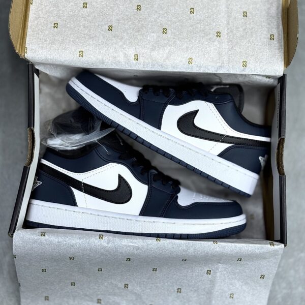 کفش نایک ایر جردن وان لو سفید سرمه ای Nike Air Jordan 1 Low White Navy کفش نایک ایر جردن وان لو سفید سرمه ای Nike Air Jordan 1 Low White Navy