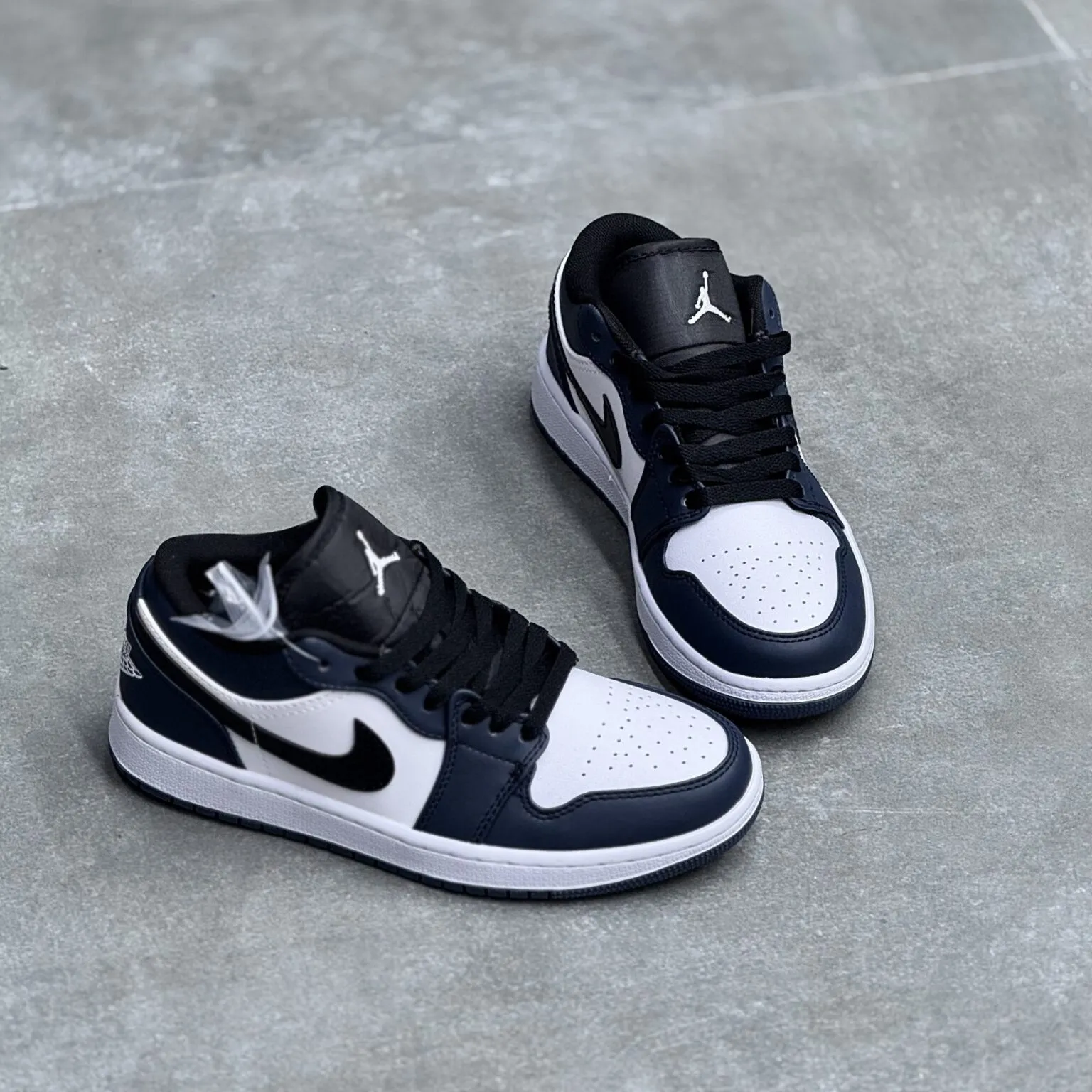 کفش نایک ایر جردن وان لو سفید سرمه ای Nike Air Jordan 1 Low White Navy - تصویر 3