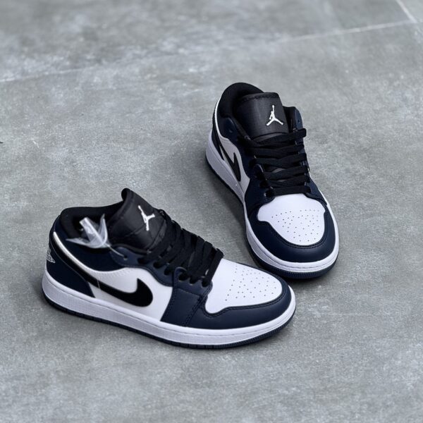 کفش نایک ایر جردن وان لو سفید سرمه ای Nike Air Jordan 1 Low White Navy کفش نایک ایر جردن وان لو سفید سرمه ای Nike Air Jordan 1 Low White Navy