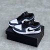 کفش نایک ایر جردن وان لو سفید سرمه ای Nike Air Jordan 1 Low White Navy کفش نایک ایر جردن وان لو سفید سرمه ای Nike Air Jordan 1 Low White Navy