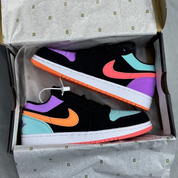 کفش نایک ایر جردن وان لو لنگه به لنگه Nike Air Jordan 1 Low Mismatch