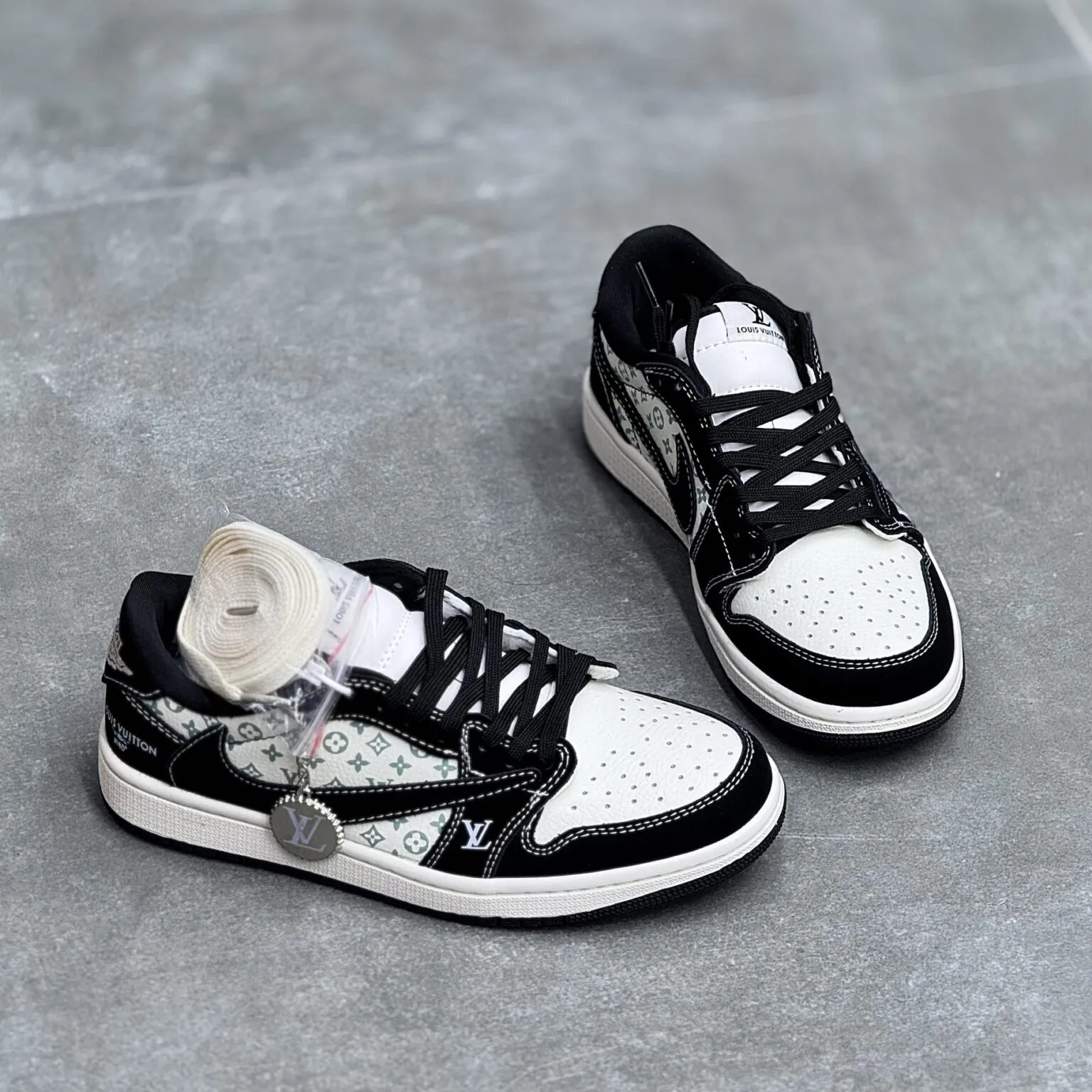 کفش نایک ایر جردن وان لو تراویس اسکات لویی ویتون Nike Air Jordan 1 Low Travis Scott Louis Vuitton - تصویر 3