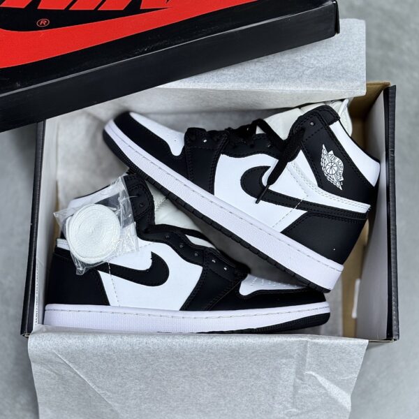 کفش نایک ایر جردن وان ساقدار پاندا Nike Air Jordan 1 High Panda کفش نایک ایر جردن وان ساقدار پاندا Nike Air Jordan 1 High Panda