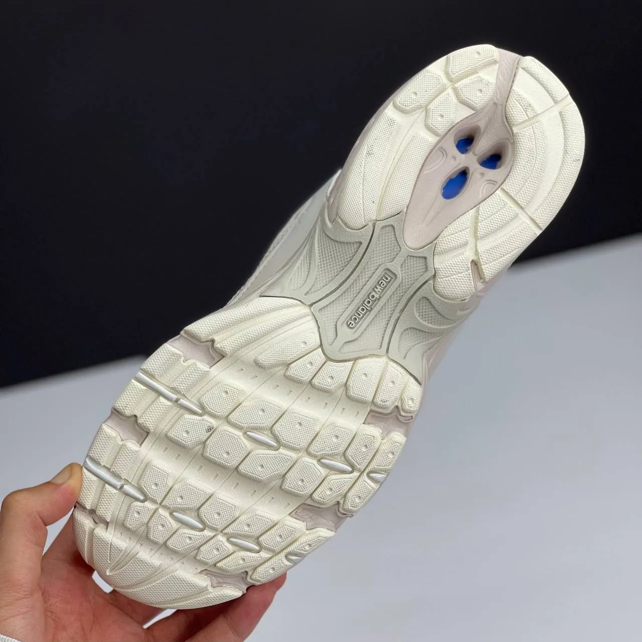 نیو بالانس 530 کرم New Balance 530 Cream نیو بالانس 530 کرم New Balance 530 Cream - تصویر 3