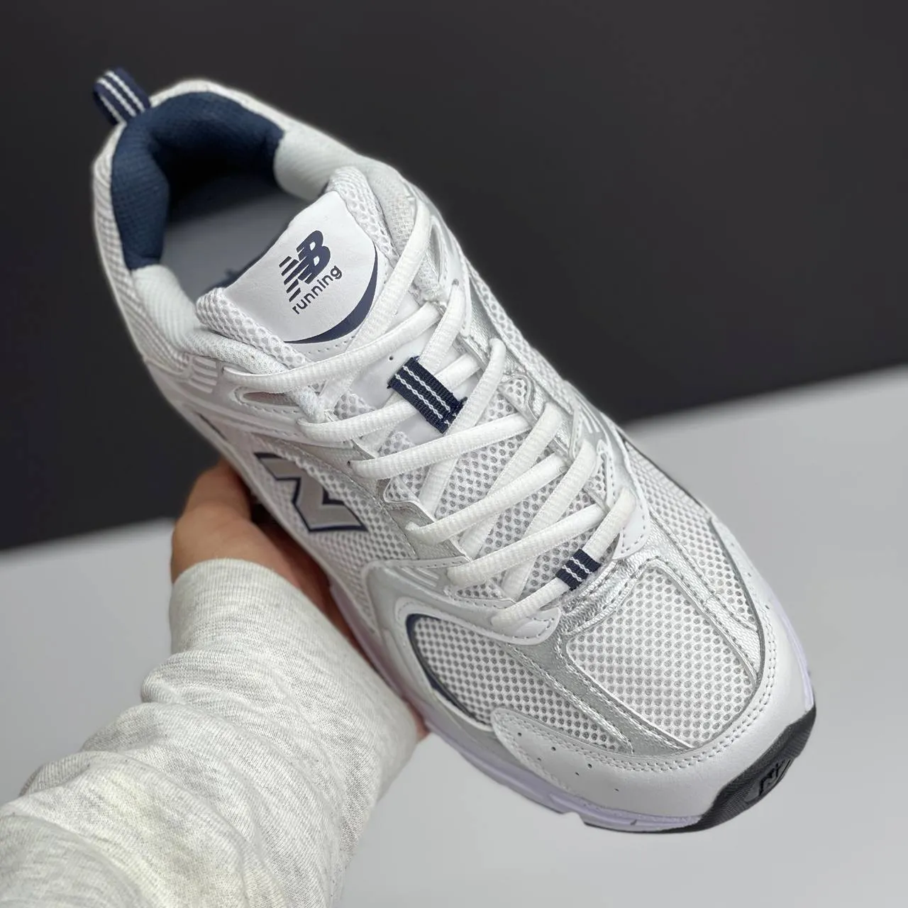 نیو بالانس 530 سفید سورمهای New Balance 530 White Navy نیو بالانس 530 سفید سورمهای New Balance 530 White Navy - تصویر 3