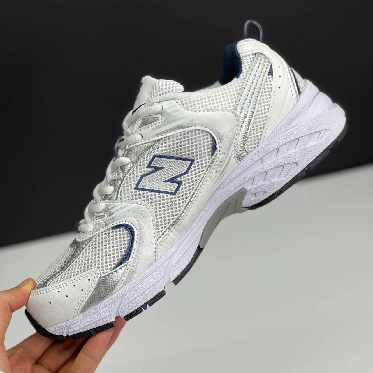 نیو بالانس 530 سفید سورمهای New Balance 530 White Navy نیو بالانس 530 سفید سورمهای New Balance 530 White Navy - تصویر 2