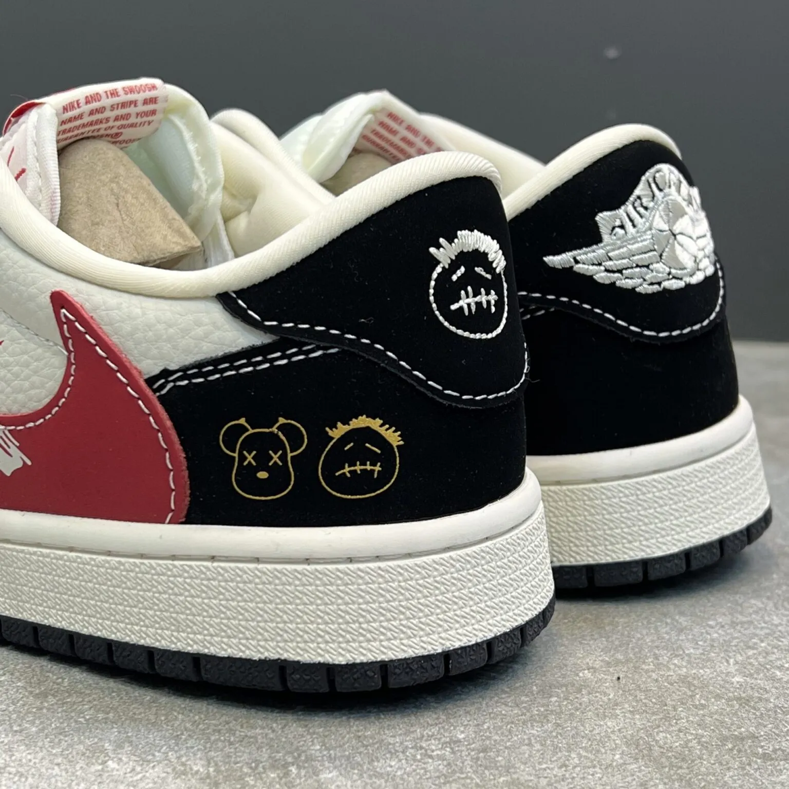 کفش نایک ایر جردن وان لو ترویس اسکات کاز Nike Air Jordan 1 Low Travis Scott KAWS - تصویر 4