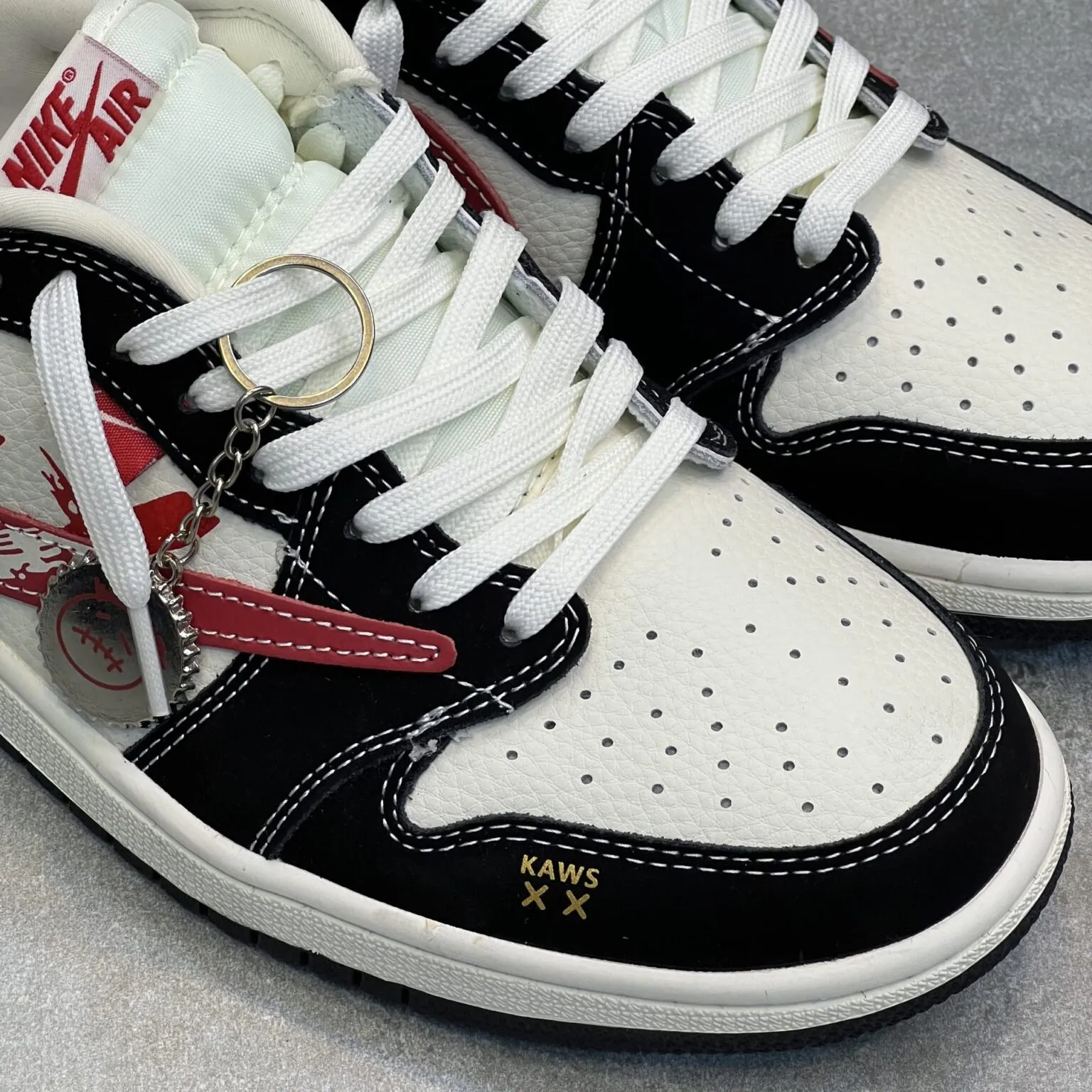 کفش نایک ایر جردن وان لو ترویس اسکات کاز Nike Air Jordan 1 Low Travis Scott KAWS - تصویر 3
