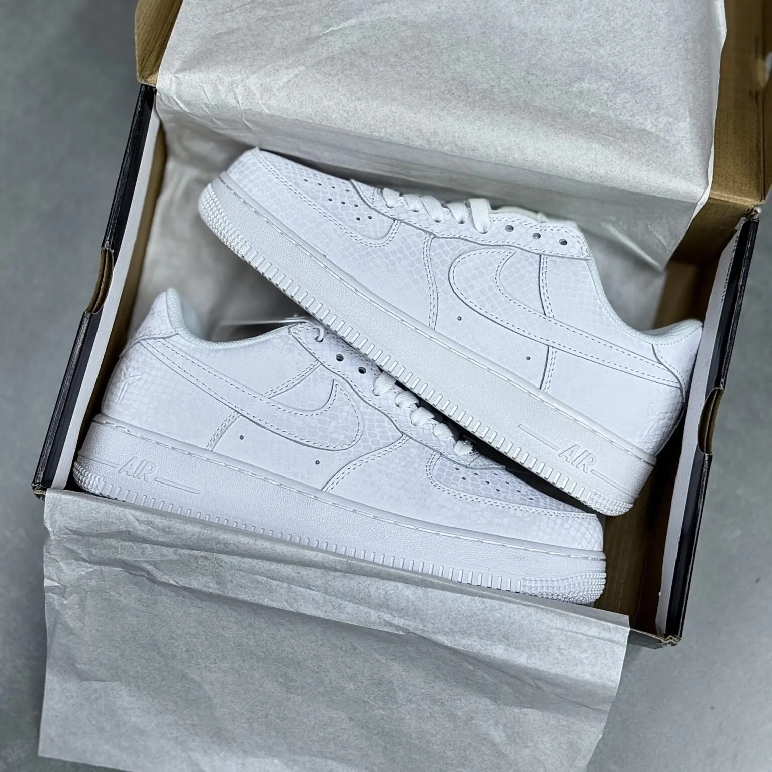 کفش نایک ایر فورس وان تمام سفید نوکتا Nike Air Force 1 NOCTA Triple White - تصویر 2