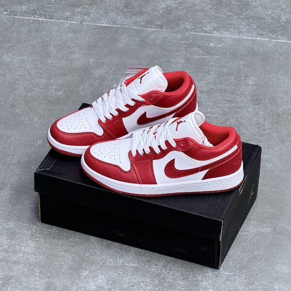 کفش نایک جردن وان سفید قرمز Nike Air Jordan 1 White Red کفش نایک جردن وان سفید قرمز Nike Air Jordan 1 White Red