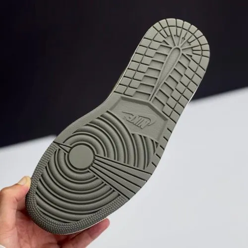 کفش نایک ایر جردن وان لو تراویس اسکات بلک الیو Nike Air Jordan 1 Low Travis Scott Black Olive - تصویر 3
