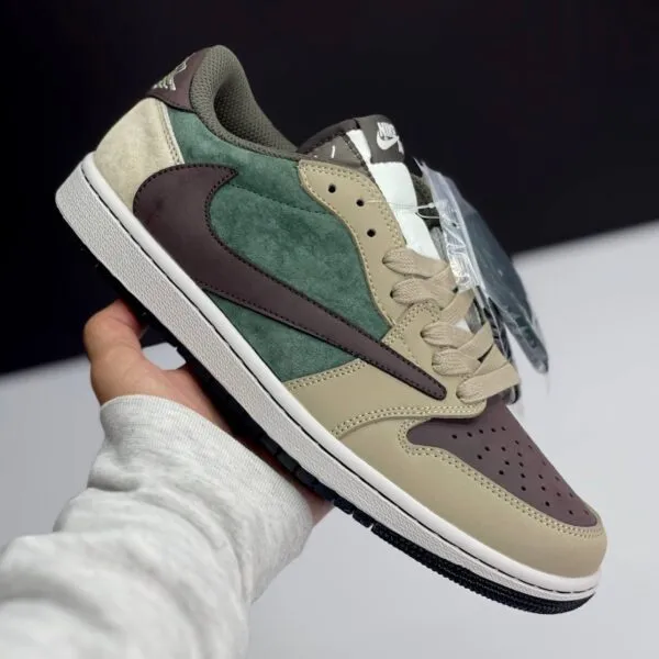 کفش نایک ایر جردن ۱ لو تراویس اسکات سبز قهوهای Nike Air Jordan 1 Low Travis Scott Green Brown کفش نایک ایر جردن ۱ لو تراویس اسکات سبز قهوهای Nike Air Jordan 1 Low Travis Scott Green Brown