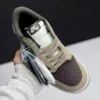 کفش نایک ایر جردن ۱ لو تراویس اسکات سبز قهوهای Nike Air Jordan 1 Low Travis Scott Green Brown کفش نایک ایر جردن ۱ لو تراویس اسکات سبز قهوهای Nike Air Jordan 1 Low Travis Scott Green Brown - تصویر 4