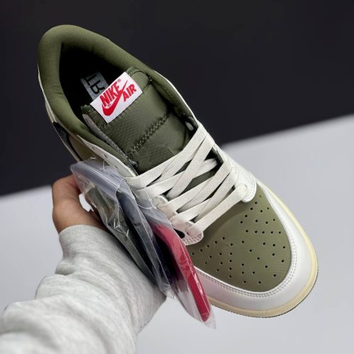 کفش نایک ایر جردن وان لو تراویس اسکات مدیوم الیو Nike Air Jordan 1 Low Travis Scott Medium Olive کفش نایک ایر جردن وان لو تراویس اسکات مدیوم الیو Nike Air Jordan 1 Low Travis Scott Medium Olive