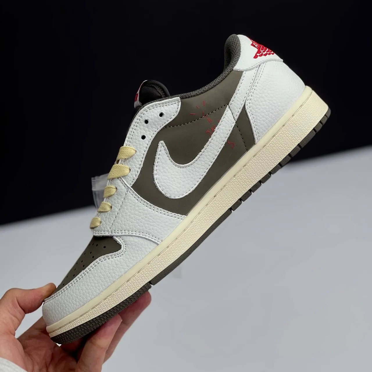 کفش نایک ایر جردن ۱ لو تراویس اسکات ریورس موکا Nike Air Jordan 1 Low Travis Scott Reverse Mocha - تصویر 2