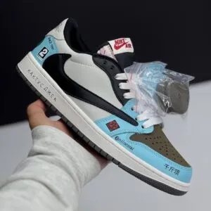 کفش نایک ایر جردن ۱ لو تراویس اسکات بی‌ ام‌ و Nike Air Jordan 1 Low Travis Scott BMW