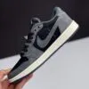 کفش نایک ایر جردن وان لو تراویس اسکات مشکی طوسی سوئد Nike Air Jordan 1 Low Travis Scott Black Grey Suede - تصویر 3