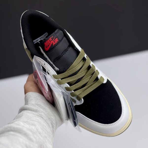 کفش نایک ایر جردن ۱ لو تراویس اسکات الیو  Nike Air Jordan 1 Low Travis Scott Olive
