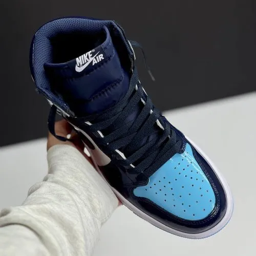 کفش نایک ایر جردن وان ساقدار ورنی آبی سورمه‌ای Nike Air Jordan 1 High Patent Navy Blue - تصویر 4
