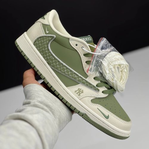 کفش نایک ایر جردن وان لو تراویس اسکات گوچی Jordan 1 Low Travis Scott x Gucci کفش نایک ایر جردن وان لو تراویس اسکات گوچی Jordan 1 Low Travis Scott x Gucci
