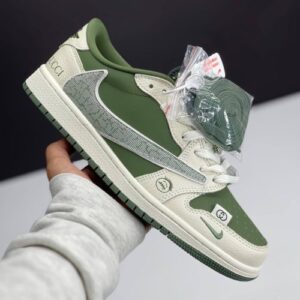 کفش نایک ایر جردن وان لو تراویس اسکات گوچی Travis Scott x Nike Air Jordan 1 Low Gucci کفش نایک ایر جردن وان لو تراویس اسکات گوچی Travis Scott x Nike Air Jordan 1 Low Gucci