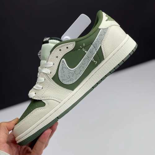 کفش نایک ایر جردن وان لو تراویس اسکات گوچی Travis Scott x Nike Air Jordan 1 Low Gucci کفش نایک ایر جردن وان لو تراویس اسکات گوچی Travis Scott x Nike Air Jordan 1 Low Gucci