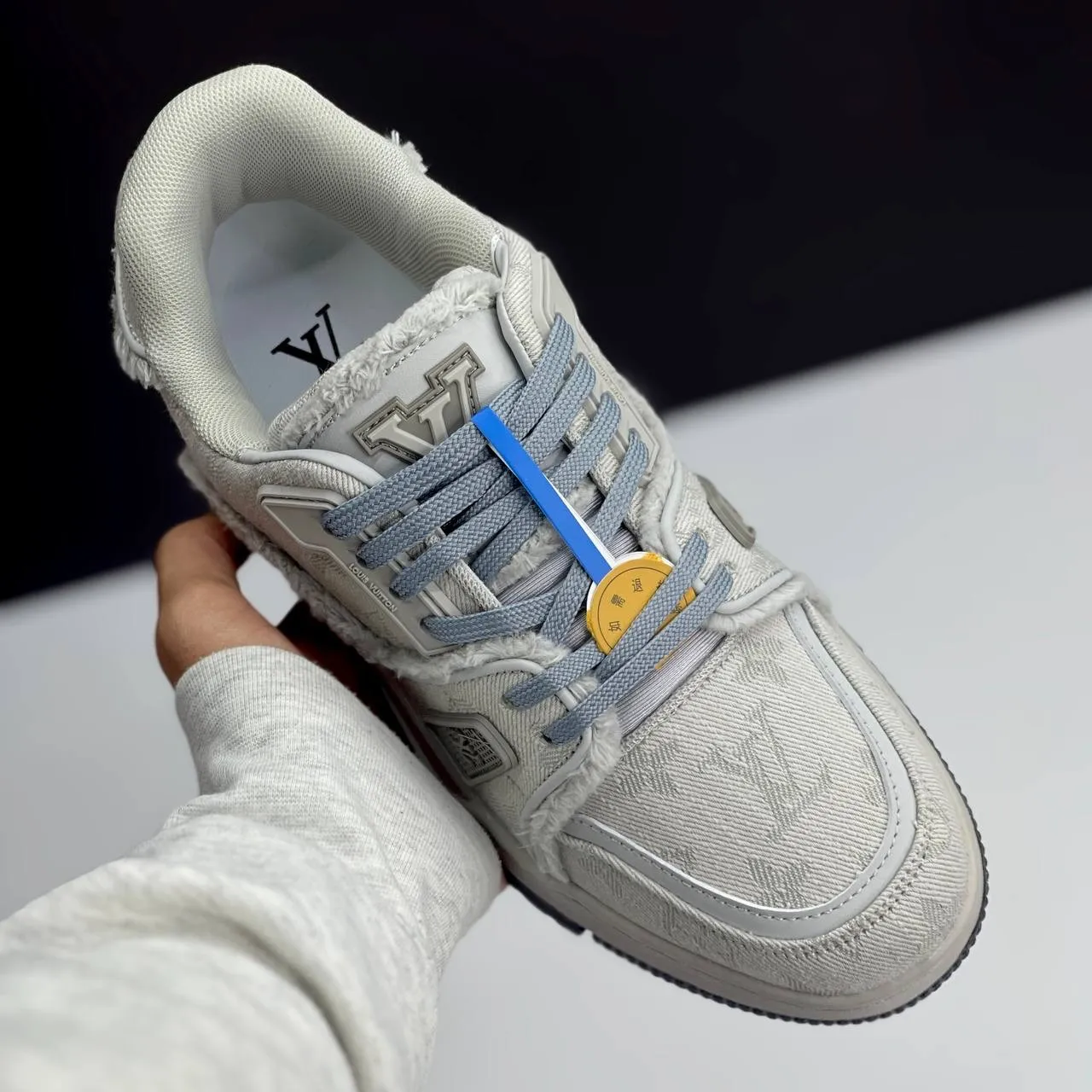 لویی ویتون ترینر طوسی Louis Vuitton Trainer Grey - تصویر 2