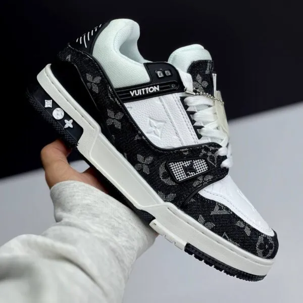 کتونی لویی ویتون ترینر مشکی سفید Louis Vuitton Trainer Black White کتونی لویی ویتون ترینر مشکی سفید Louis Vuitton Trainer Black White