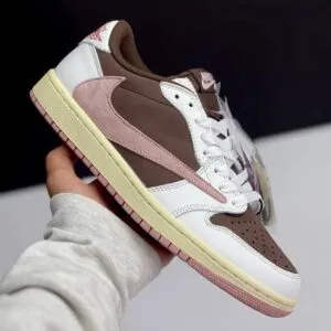 کفش نایک جردن وان لو تراویس اسکات قهوهای Nike Air Jordan 1 Low Travis Scott Brown کفش نایک جردن وان لو تراویس اسکات قهوهای Nike Air Jordan 1 Low Travis Scott Brown