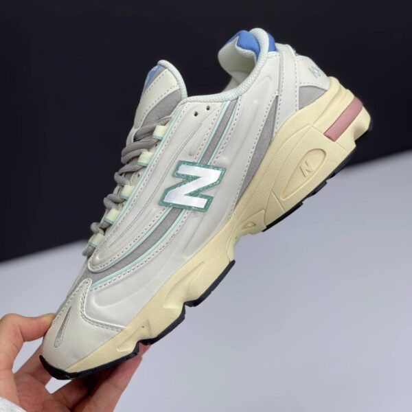 کفش نیو بالانس ۱۰۰۰ طوسی کرم New Balance 1000 Grey Cream کفش نیو بالانس ۱۰۰۰ طوسی کرم New Balance 1000 Grey Cream
